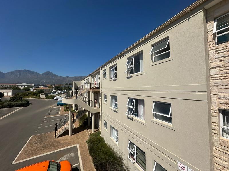 2 Bedroom Property for Sale in Sir Lowrys Pass Village Western Cape